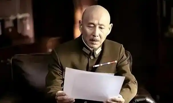 解放军战士退役后演蒋介石出名台湾力邀拍戏与林青霞合影