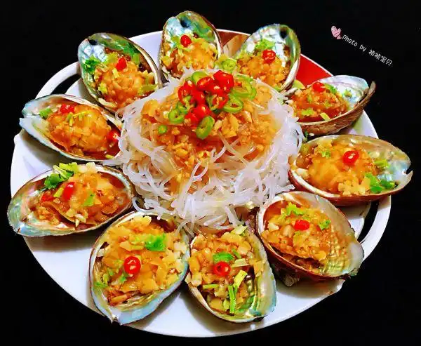 炎夏消暑就吃「它」#蒜蓉粉丝蒸鲍鱼(6/14)