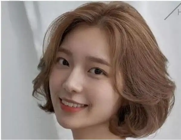 2021年最火圆脸女生发型大全