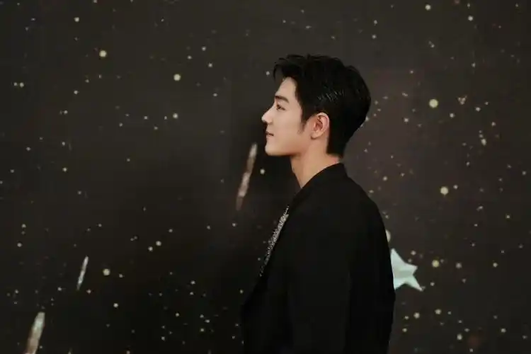 动态的肖战更帅