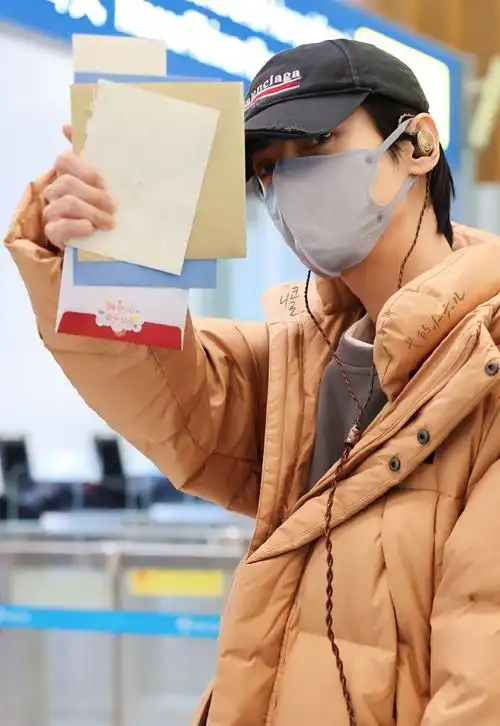 18#罗云熙出发韩国#北京01首尔#罗云熙#机场穿搭043399~ 92