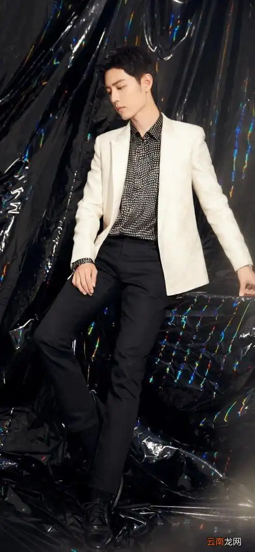 肖战壁纸图片高清笑容满屏,肖战高清全屏壁纸