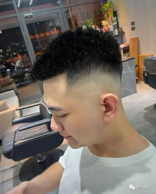 男生春夏适合剪寸头发型痞帅痞帅的