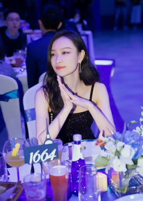 annasuiactive携手品牌形象大使张紫宁一起寻找active