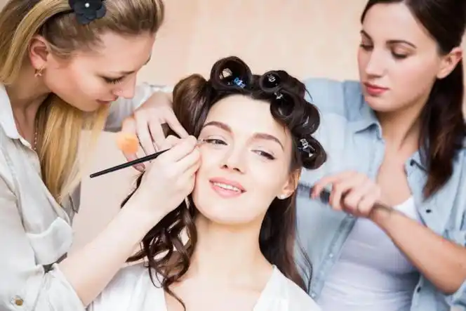 职业化妆师现状 - 南昌妆典技工学校 江西妆典技工学校