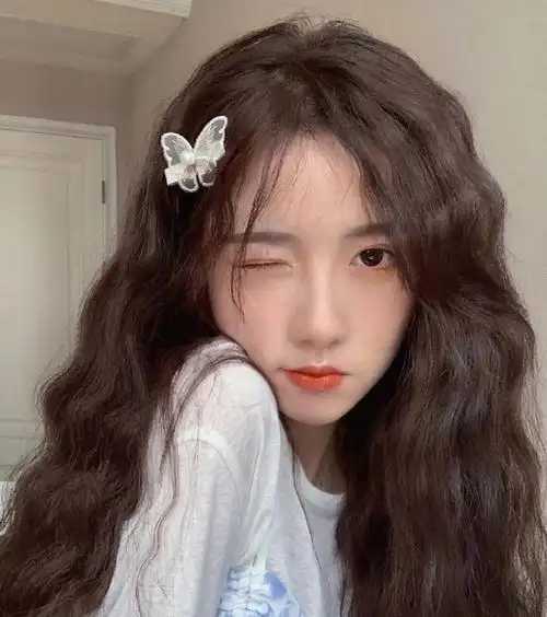 显发量蓬松的蛋卷头烫发