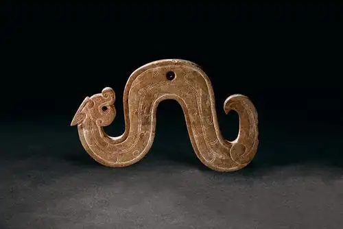 1925 汉 玉龙形珮