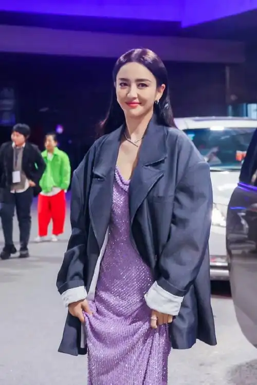 佟丽娅超话96#你好佟丽娅#熠熠星光,清雅从容,恭喜@佟丽娅获得微博