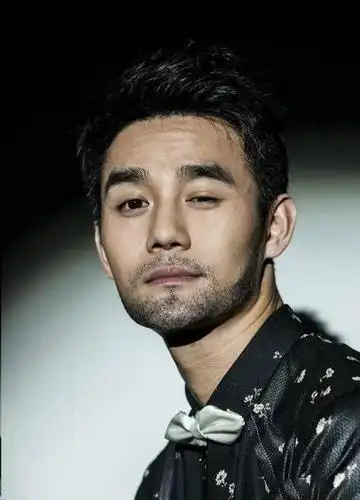 有胡子的王凯长啥样惊到我了