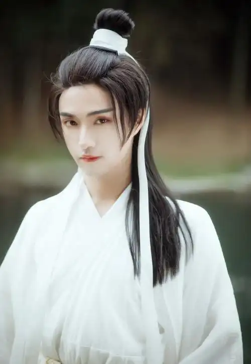 这真的是同一个人戴上假发穿上汉服大叔瞬间变帅小伙好惹眼