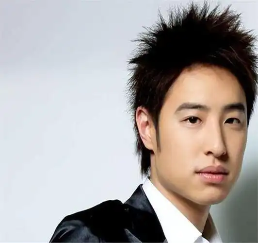 44岁潘玮柏体重胖至200斤,晒19岁时帅照,被嘲讽你就继续吃吧