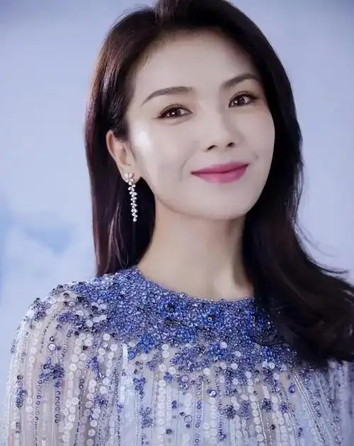 刘涛意外走光?事件引起热议,网友:为啥明星的衣服质量那么差?