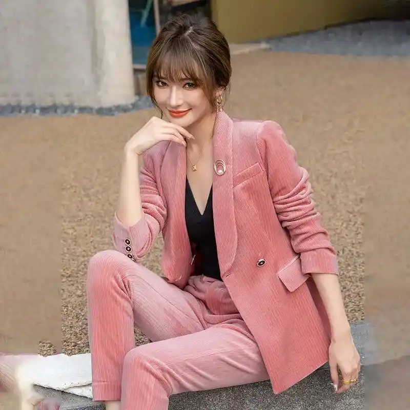 金丝绒西装女,烟粉色好高级,收腰显瘦,青果领设计时尚又百搭, - 抖音