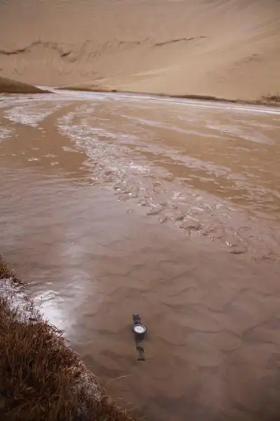 骑骆驼探访阿尔金山沙子泉:邂逅沙山清流