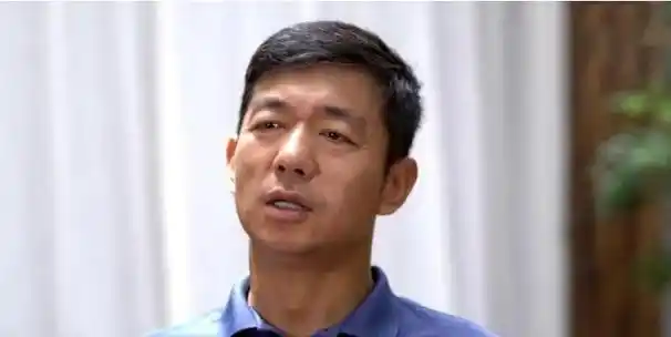 更有趣的是,有个短片是鼓吹吃"人造肉"的,邢佳栋也被卷了进去,真是