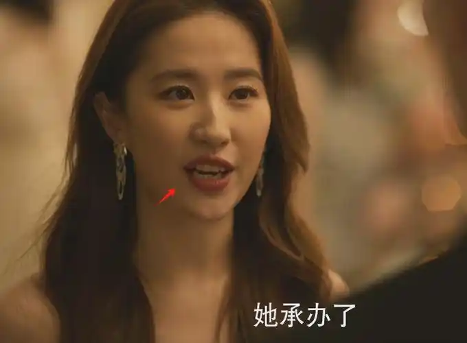 刘亦菲的龅牙,朱珠的脸,打了多少"滤镜"女明星的脸