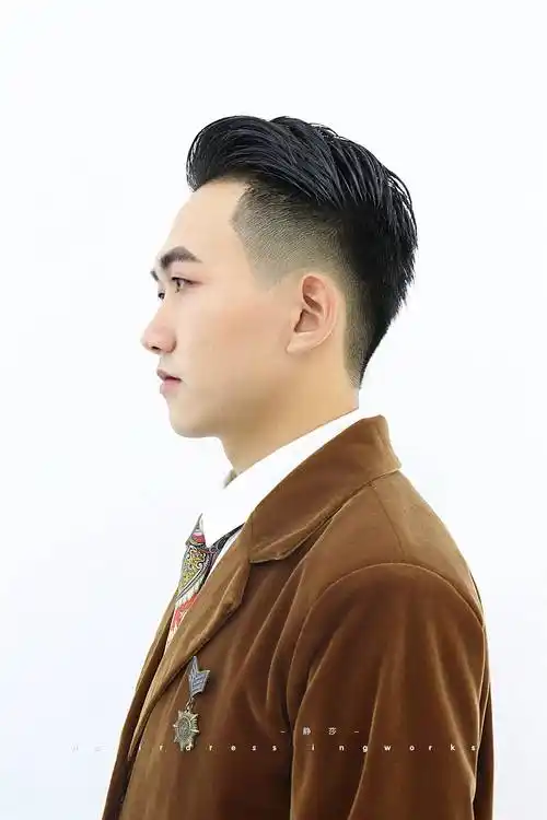 美式中层次渐变油头 美发培训学院作品