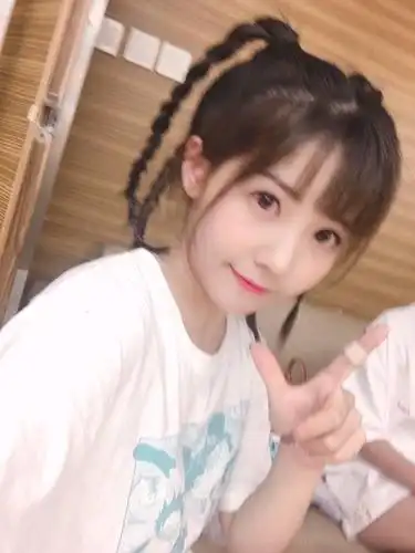 是不是男孩子都喜欢可爱的女孩子 不 女孩子也很喜欢