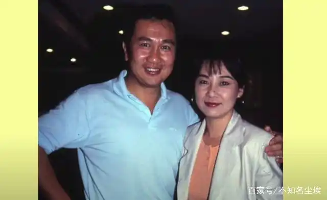 tvb老戏骨郭锋因为思念亡妻隐退,再谈妻子忍不住落泪