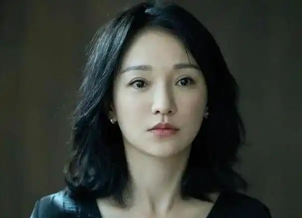 万万没想到49岁周迅以这种方式给中年女演员敲了警钟