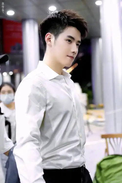 任豪林耀##妻子的新世界