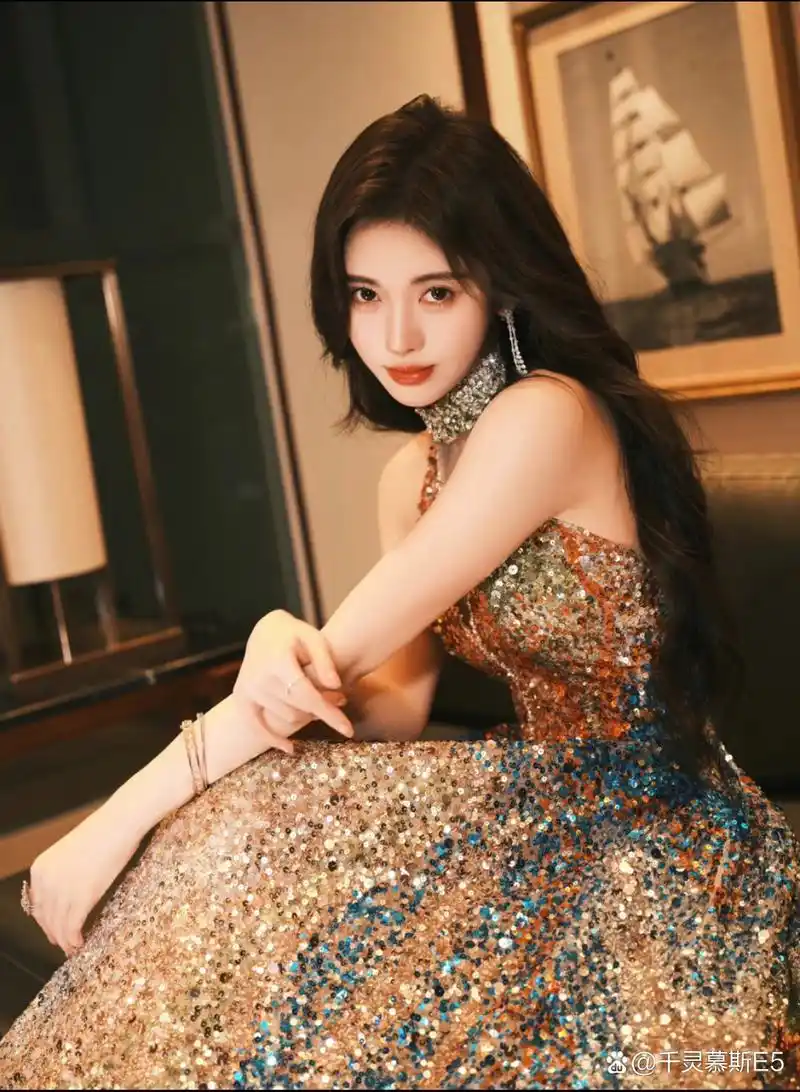 鞠婧祎,1994年6月18日出四川省遂宁市.