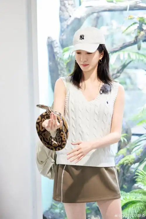 第一次见江疏影这么笑