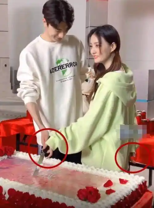 避没避嫌很明显_时候_距离_男朋友