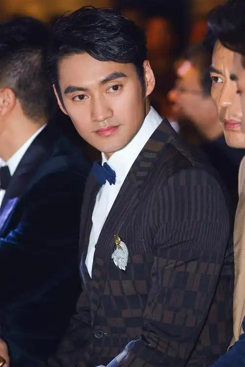 回顾演员袁弘:我这辈子正确的决定,就是娶了张歆艺