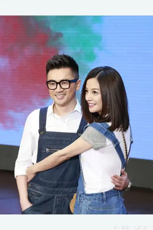 《左耳》主题曲发布会 赵薇现身力挺苏有朋