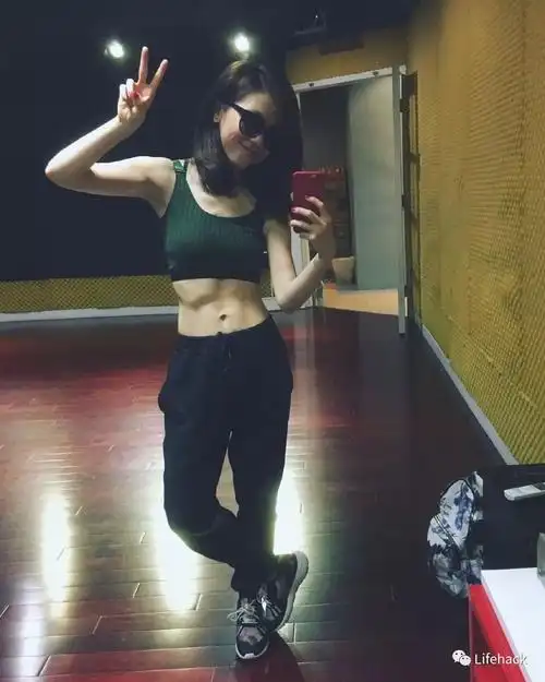 angelababy大秀马甲线瘦身秘诀在这里