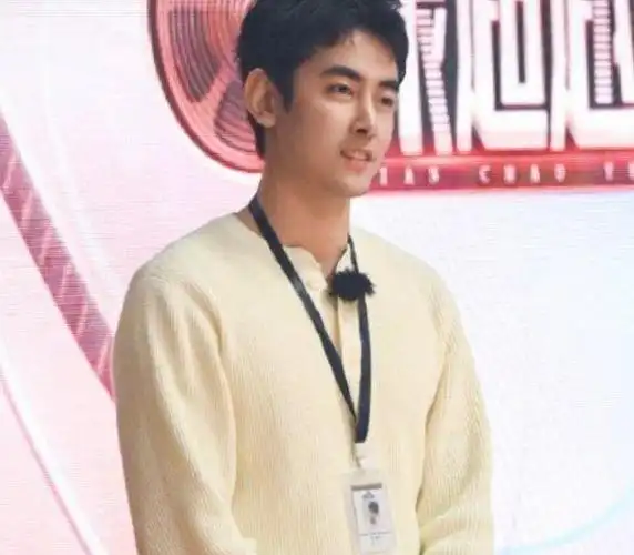 李沁被恶意p图?|范丞丞|金世佳|纪凌尘_新浪新闻