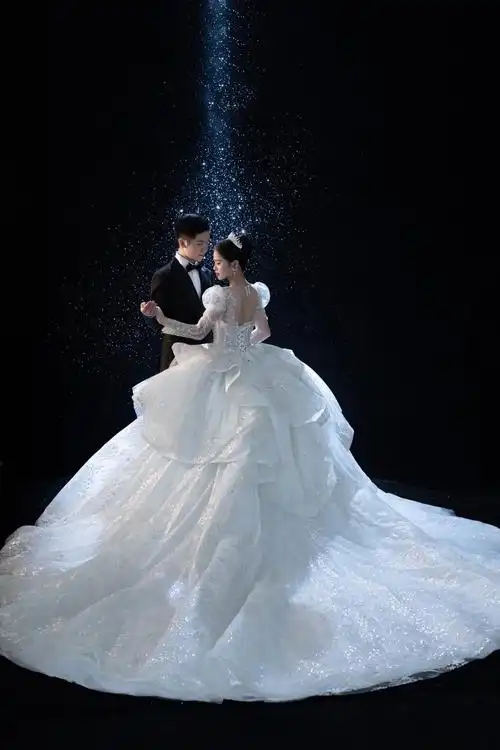 客片分享《璀璨星河》拍摄:maner曼尔婚纱摄影 风格:浪漫 - 抖音