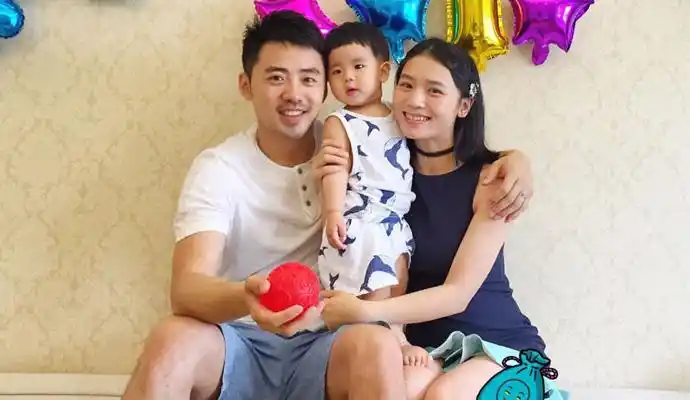 超女黄英个人资料 黄英和曹帅结婚有个可爱儿子