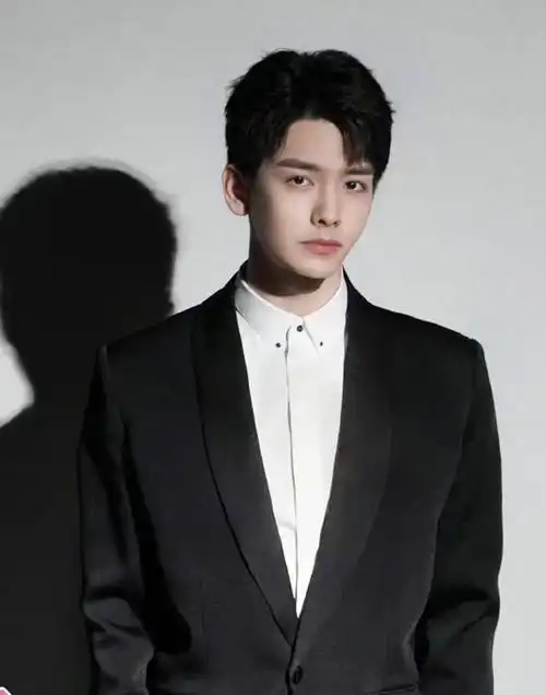 完美绅士时尚有型,彰显绝佳气质