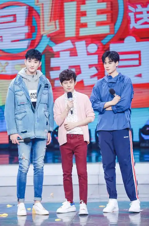 金瀚竟因身高最矮上热搜,那何老师岂不是要哭晕