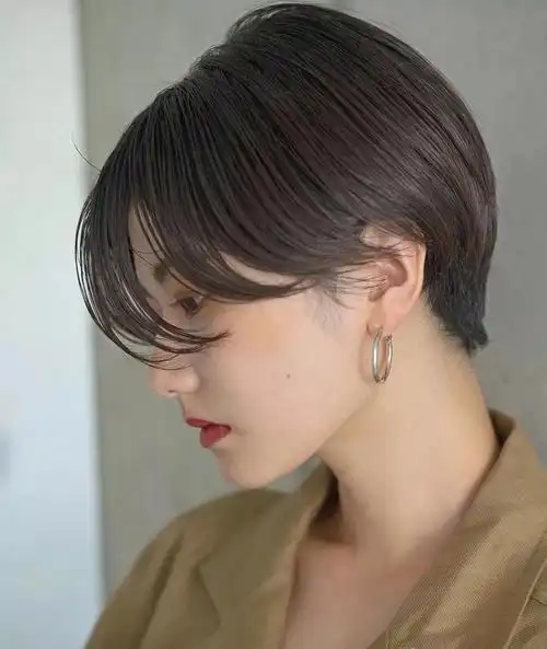 清新甜美日系学生短发女生短发这几年可谓是女生最流行的发型夏季短发