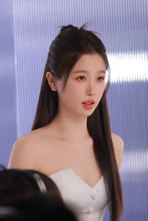 虞书欣居家丸子头发型##虞书欣水光肌妆容