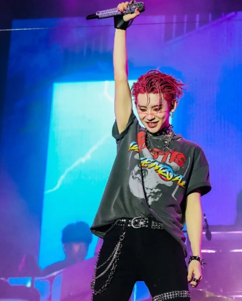 前段时间,小鬼空降各种大型音乐节现场,引发了一阵又一阵此起彼伏的