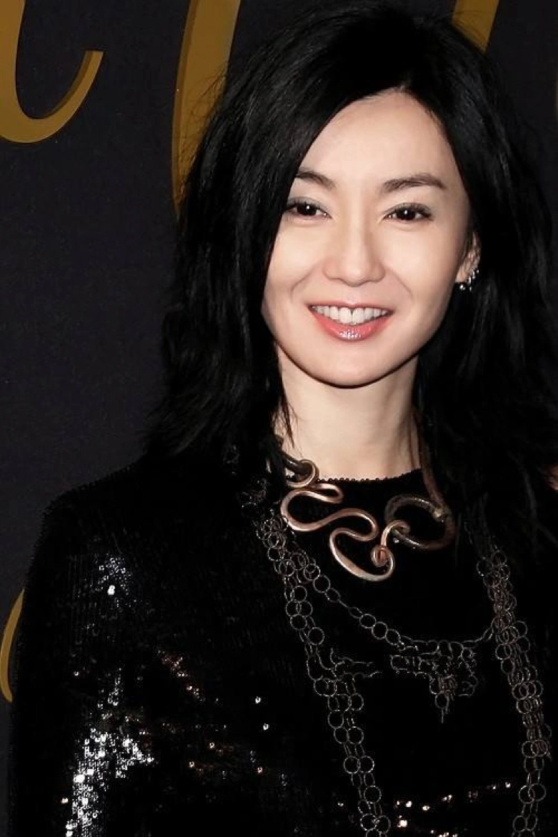 54岁张曼玉素颜近照状态好,身材纤瘦吓到网友