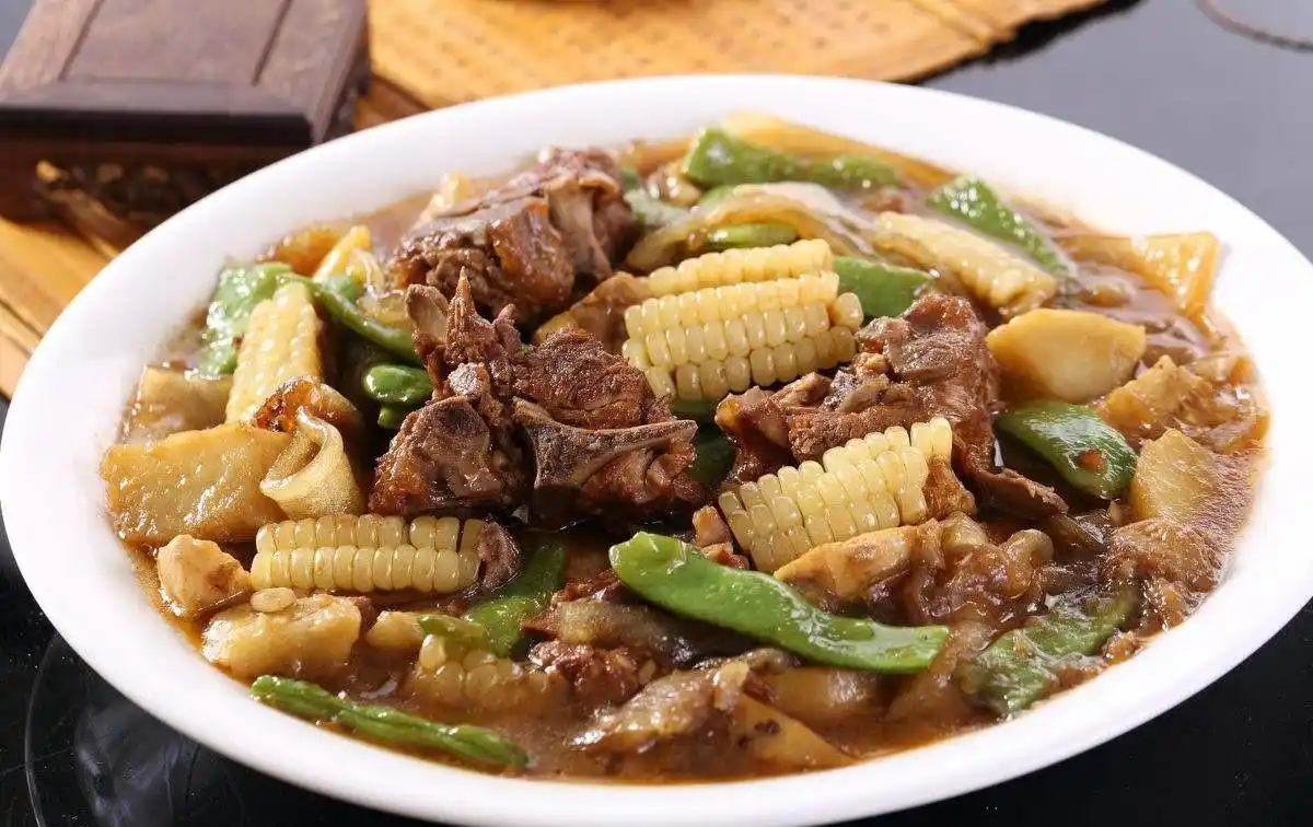 舌尖上的美食之东北一锅炖和山东油焖大虾,重口味超下饭,美味