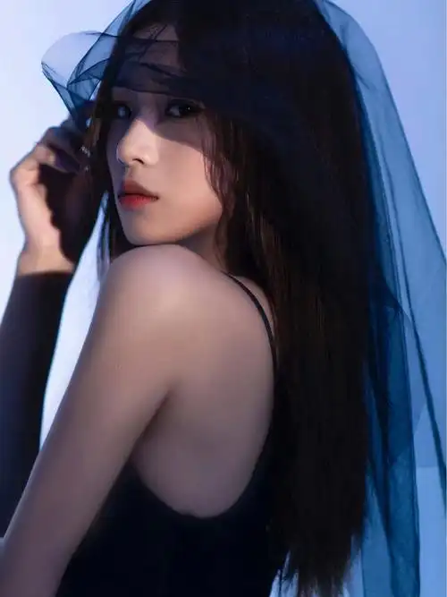 暗黑情绪系写真让你秒变高冷女王美出圈