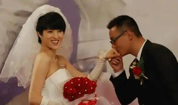 她错过靳东转身嫁给父亲看中的女婿如今怎么样了