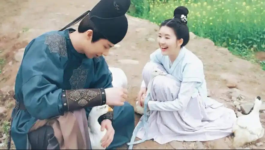 从女弟子转头磕皓嫣真香