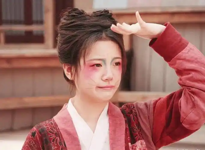 不过李庚希她在造型表现力这方面还是很不错的,因为