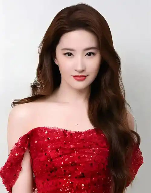 刘亦菲出现在时尚芭莎的采访视频中.