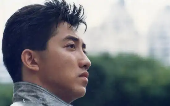 庾澄庆青涩旧照曝光 颜值不输吴亦凡