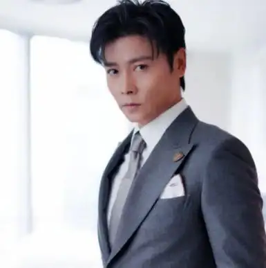 从软饭男到西装暴徒,娶了蔡少芬的张晋成功转变成了人生的胜利者