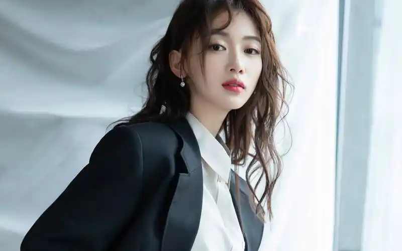 吴谨言性感动人写真桌面壁纸