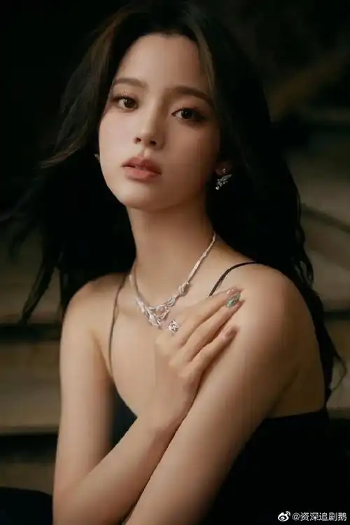 陈冠希晒照祝欧阳娜娜生日快乐#陈冠希ins晒欧阳娜娜侧脸照并祝她